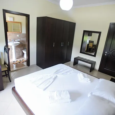 Ilary Hotel *